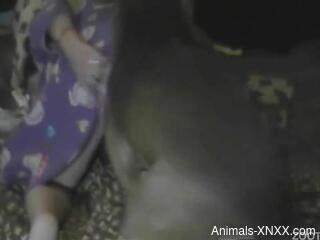 Masked slut tries unique sex perversions with the dog